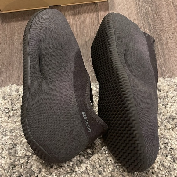 Yeezy Knit Runner (Knit RNR) fade onyx size 10.5 main image 4